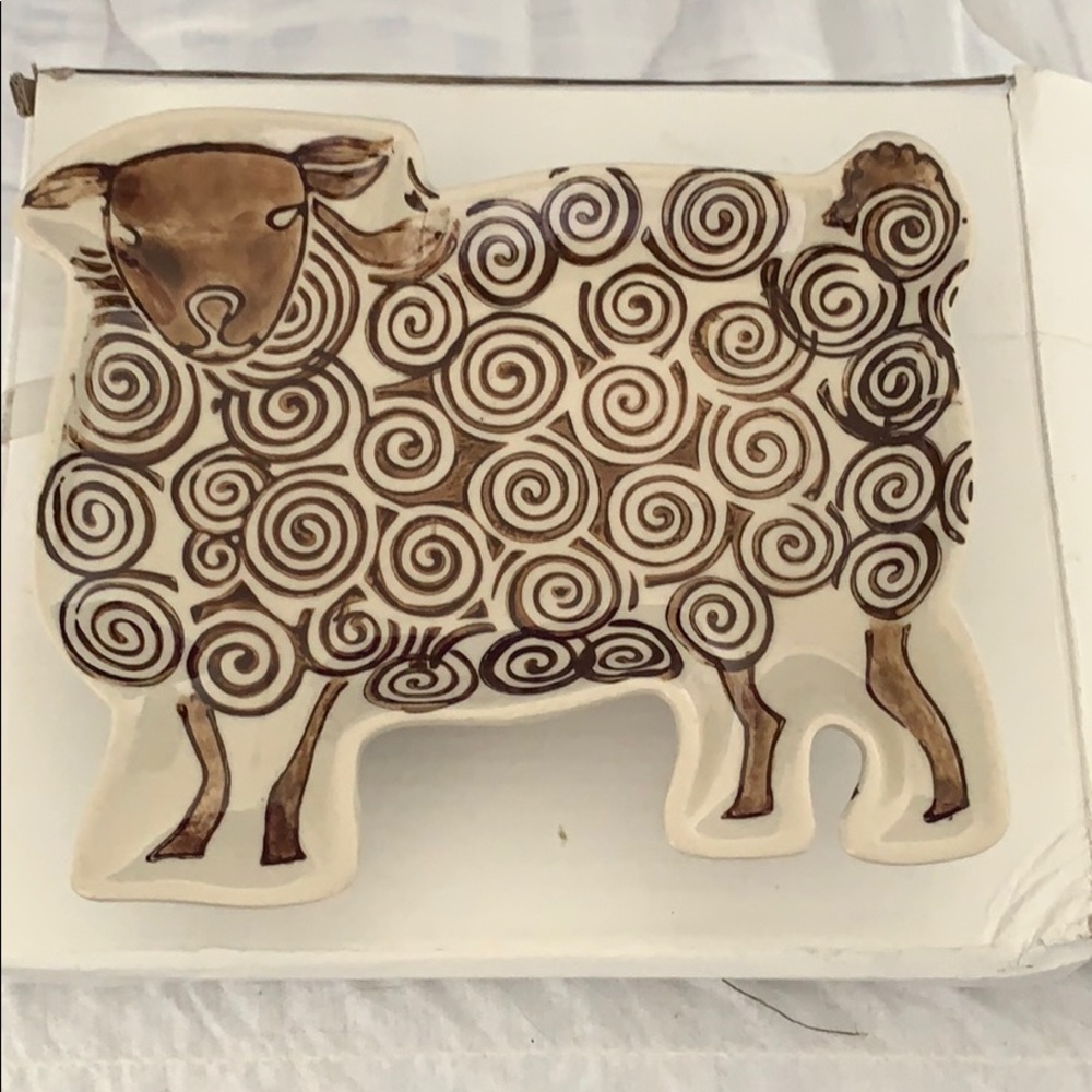 Ceramic lamb jewelry dish